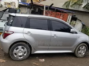 Toyota IST 2005 Silver