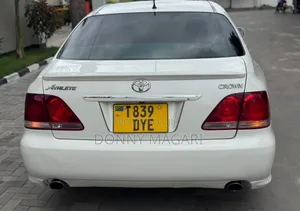 Toyota Crown 2006 White