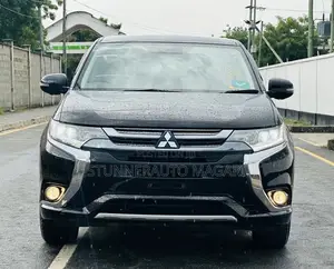 Mitsubishi Outlander 2015 Black