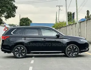 Mitsubishi Outlander 2015 Black