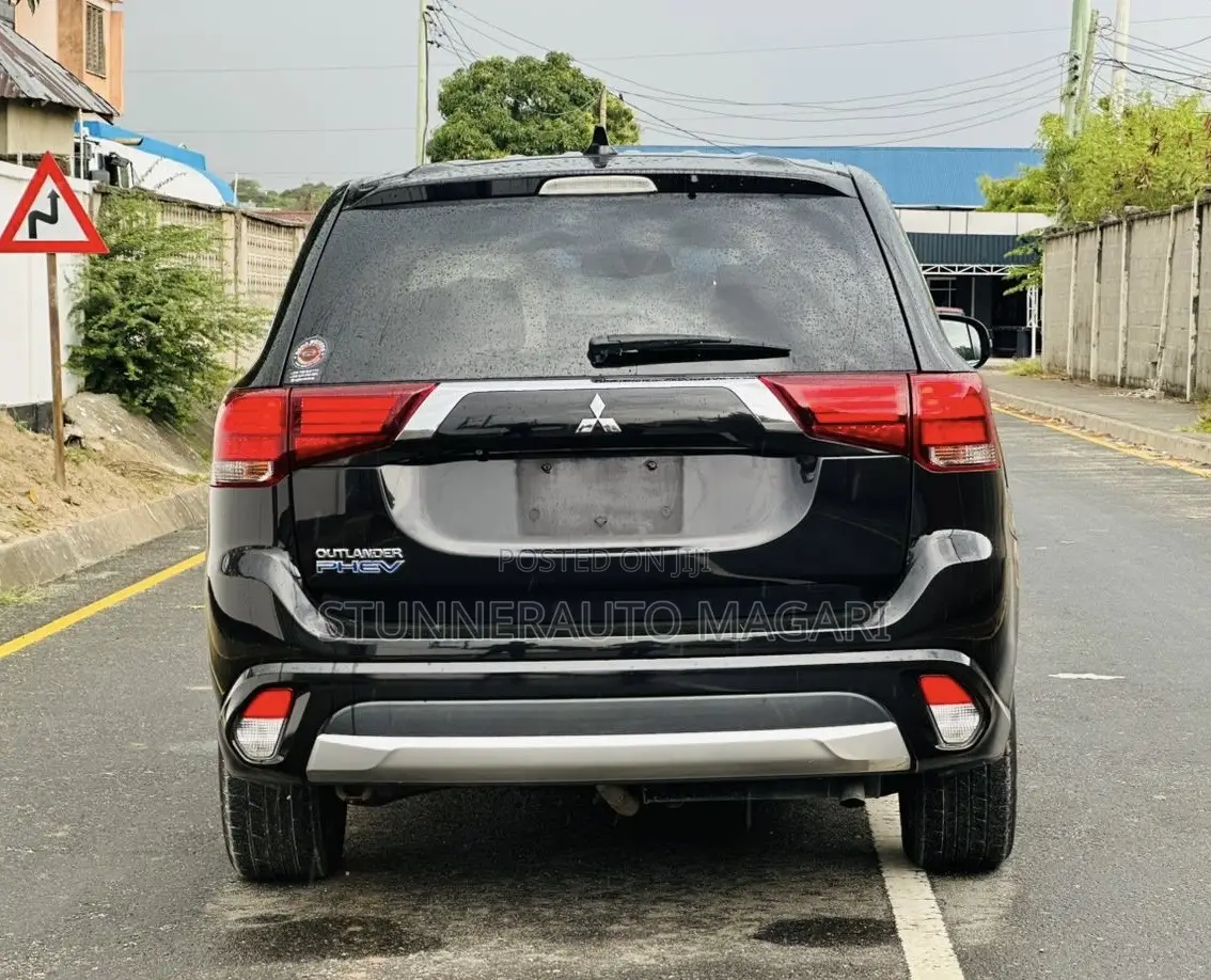 Mitsubishi Outlander 2015 Black
