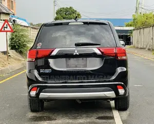 Mitsubishi Outlander 2015 Black