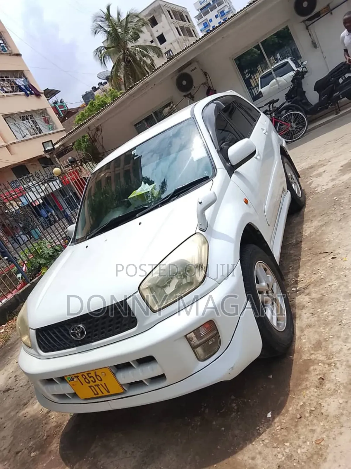 Toyota RAV4 2005 White