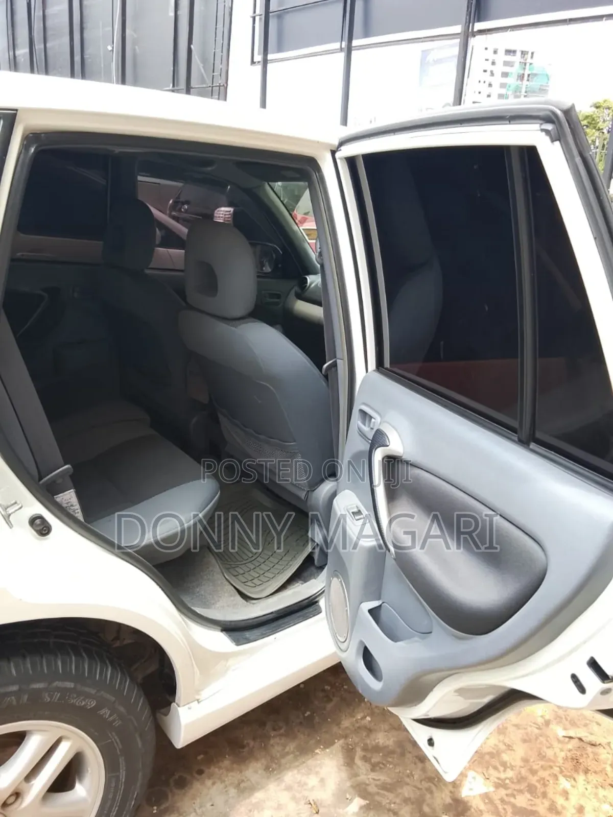 Toyota RAV4 2005 White