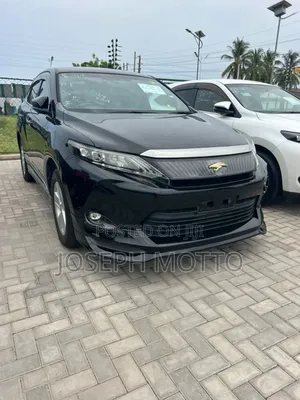 Toyota Harrier 2.0 2016 Black