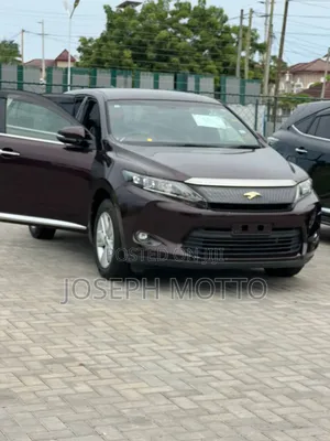 Toyota Harrier 2.0 2016 Black