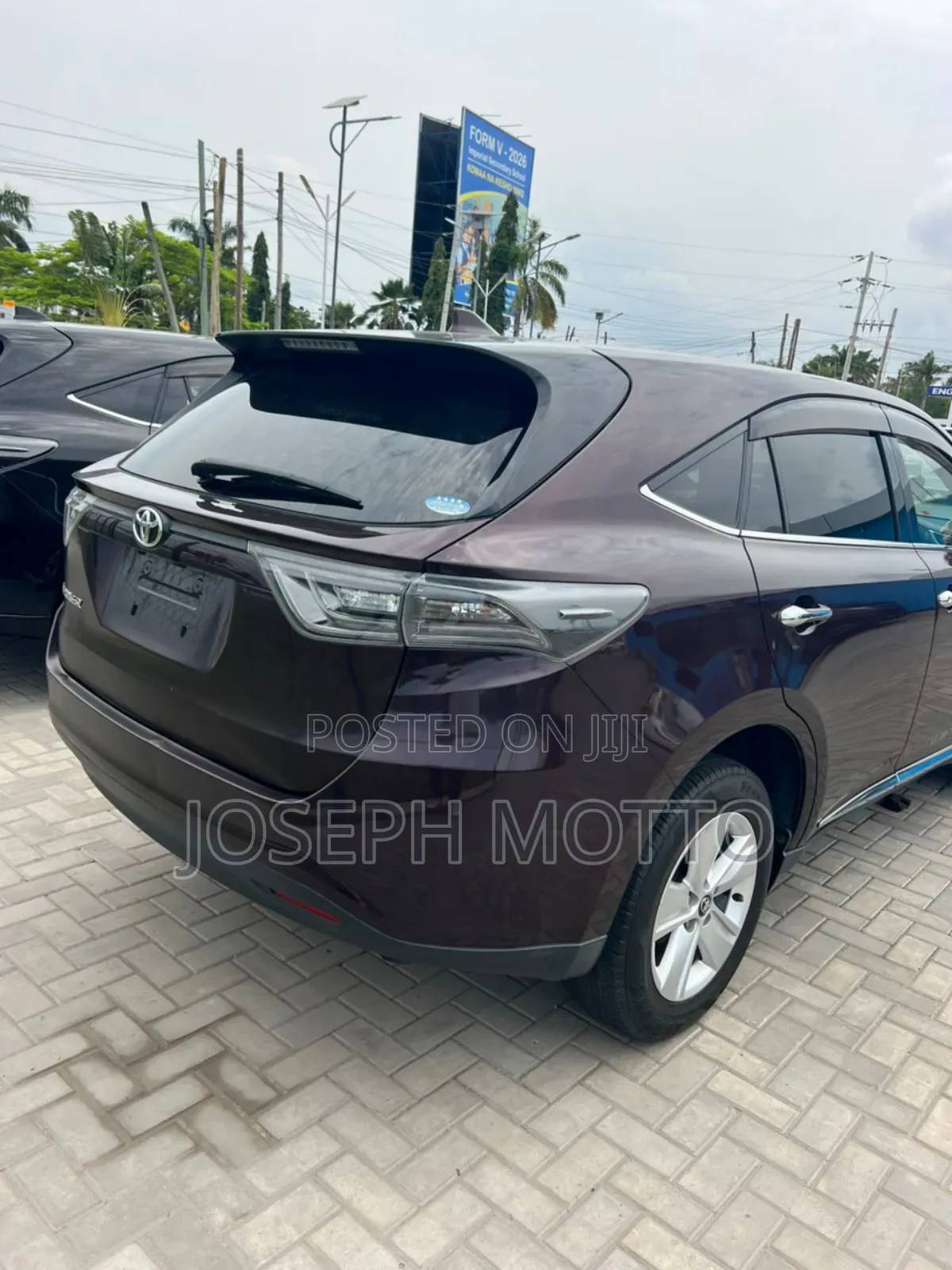 Toyota Harrier 2.0 2016 Black