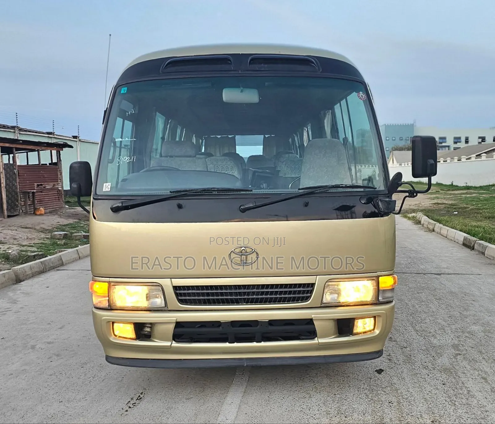 Toyota Coaster 2005 Gold