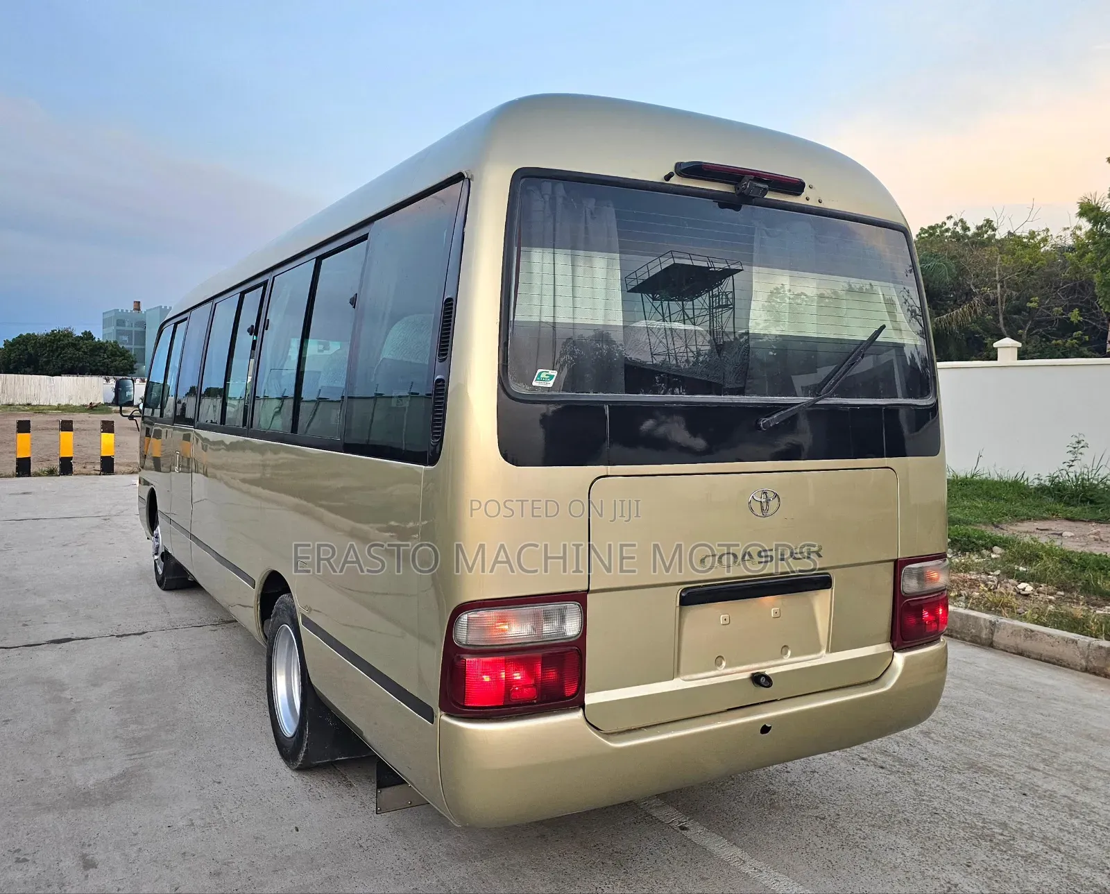 Toyota Coaster 2005 Gold