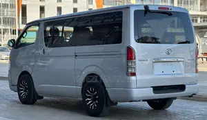Toyota HiAce 2005 Silver