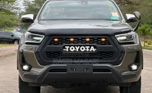 Toyota Hilux 2022 Gray