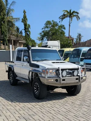 Toyota Land Cruiser 2021 Off white