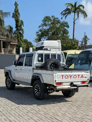 Toyota Land Cruiser 2021 Off white