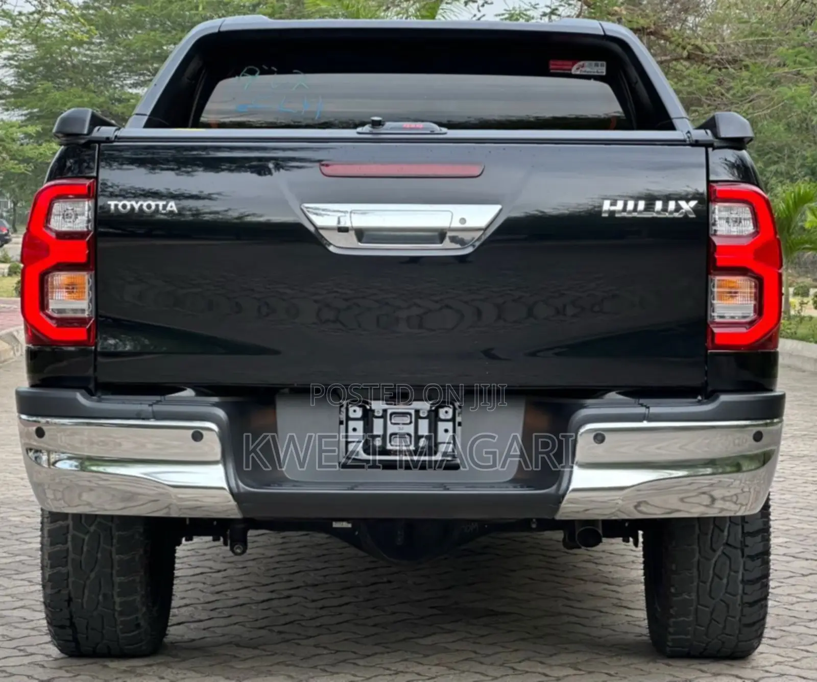 Toyota Hilux 2021 Black