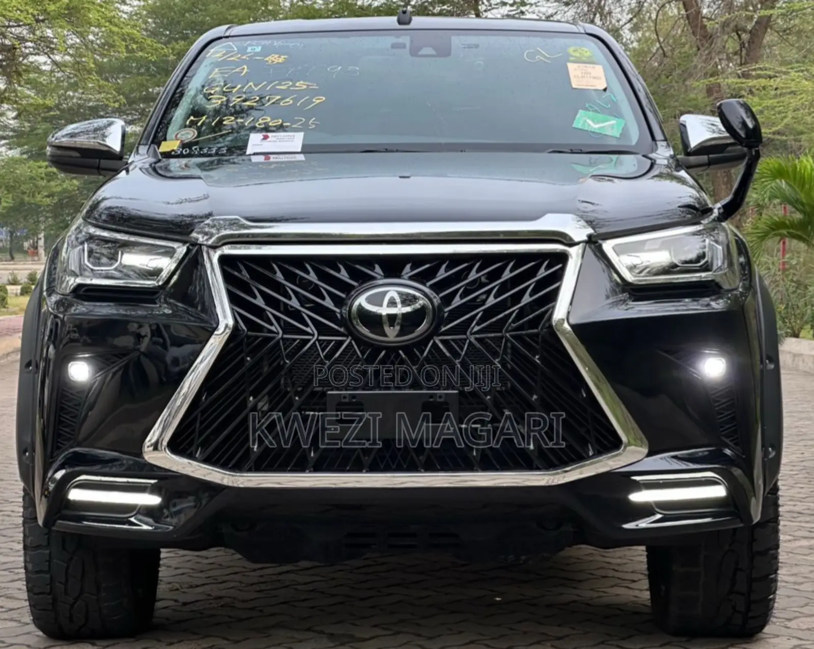 Toyota Hilux 2021 Black