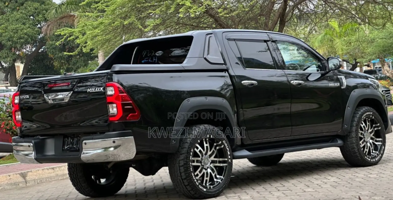 Toyota Hilux 2021 Black