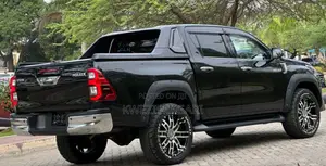 Toyota Hilux 2021 Black
