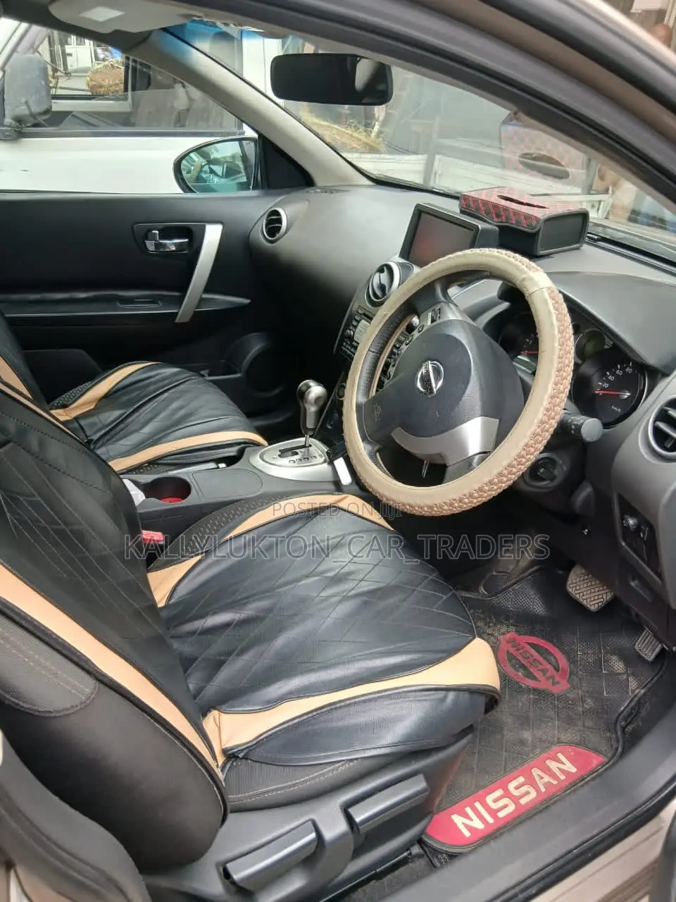 Nissan Dualis 2010 Gold