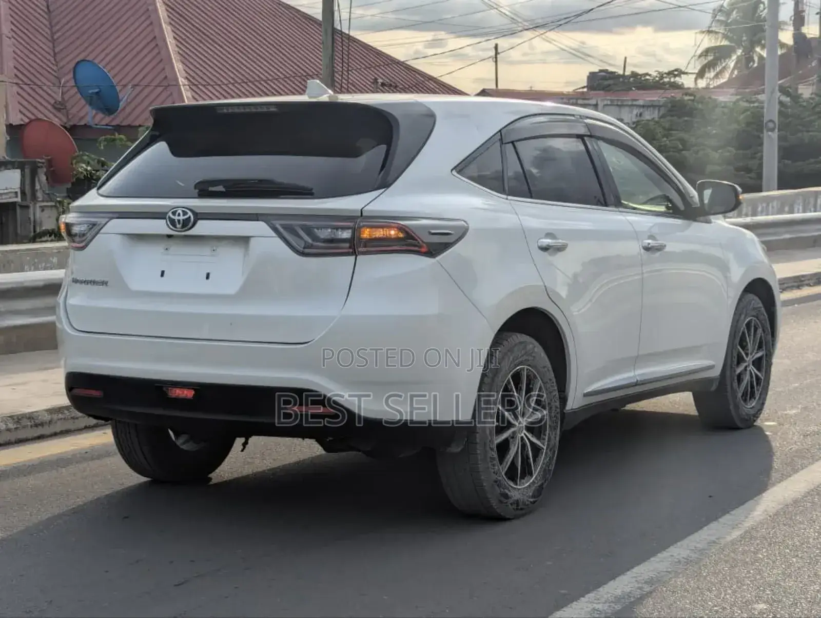 Toyota Harrier Hybrid Premium 2014 White