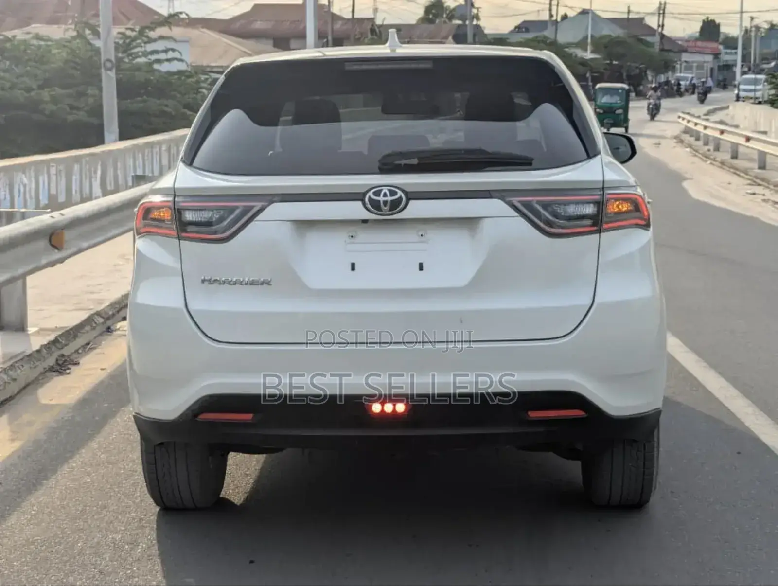 Toyota Harrier Hybrid Premium 2014 White