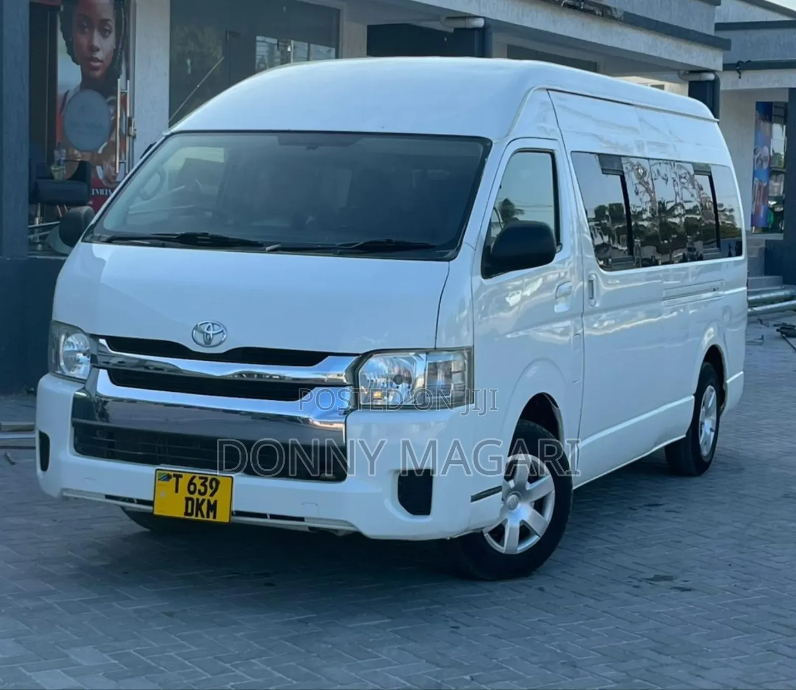 Toyota Quantum 2014 White