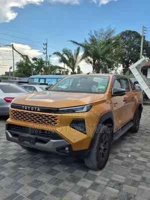 New Toyota Hilux 2025 Gold