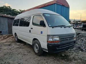 Toyota HiAce 2002 White