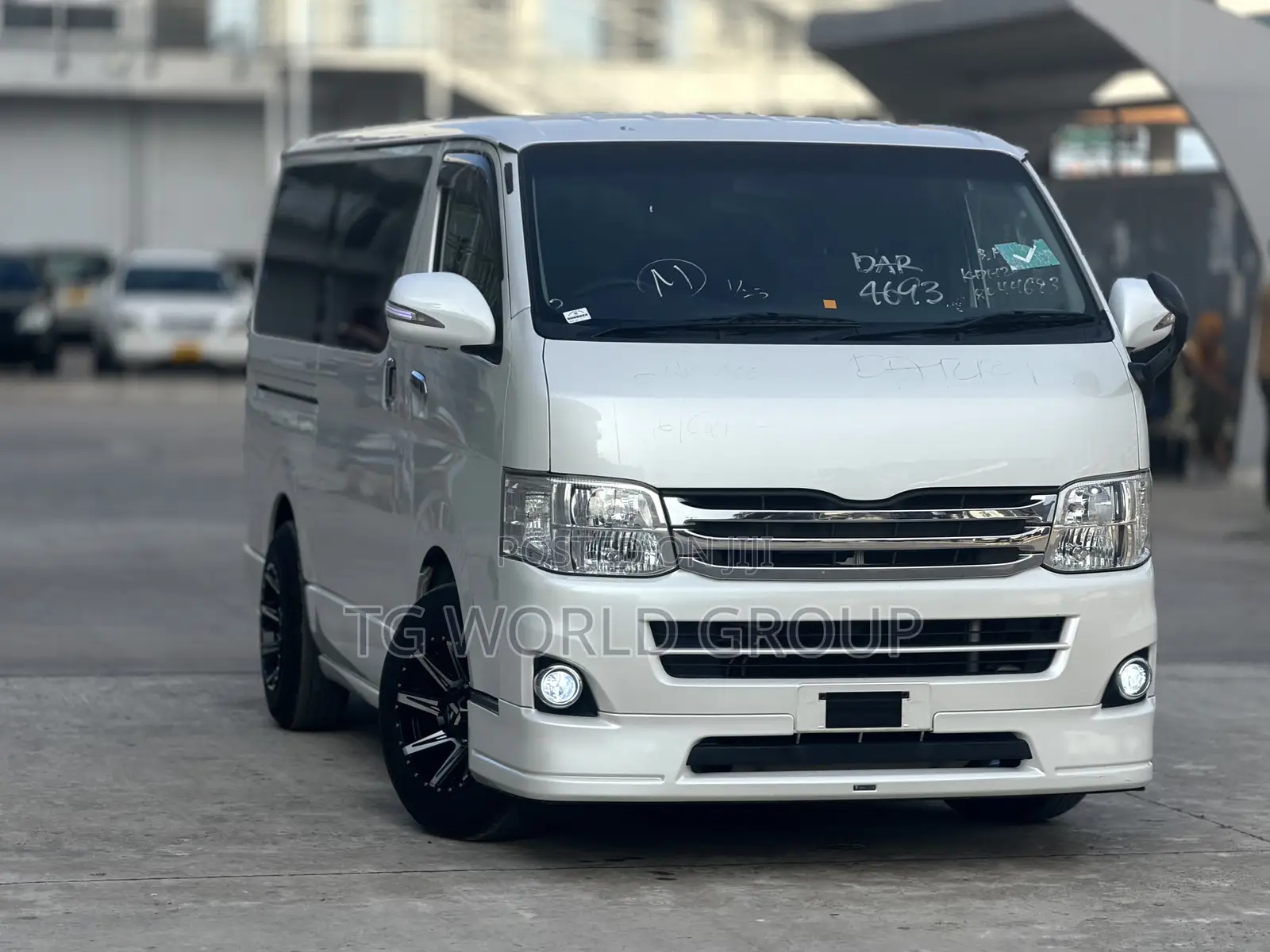 Toyota HiAce 2012 White