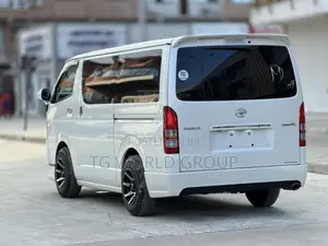Toyota HiAce 2012 White