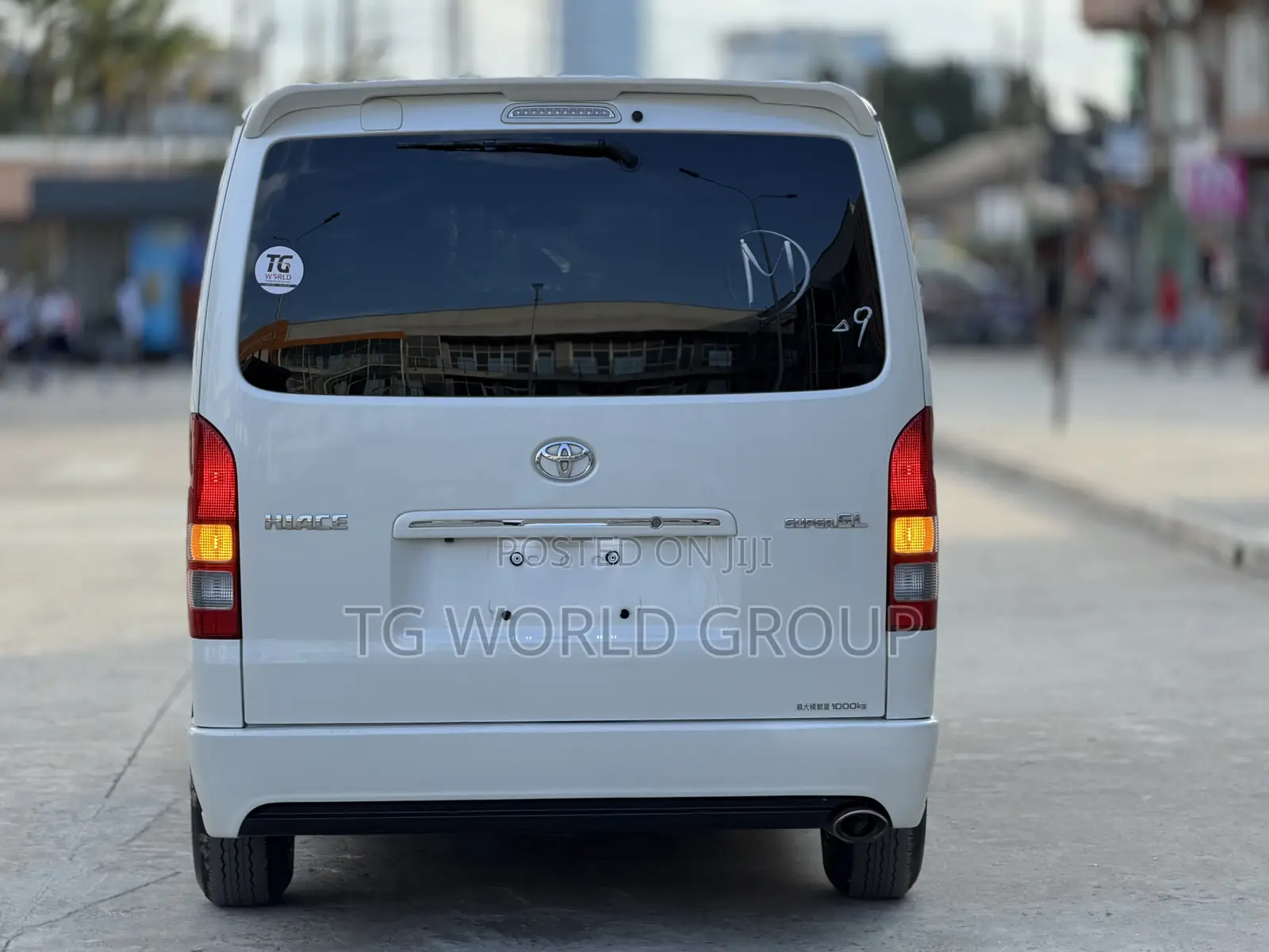Toyota HiAce 2012 White