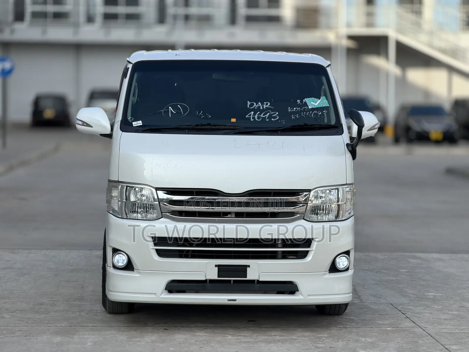 Toyota HiAce 2012 White
