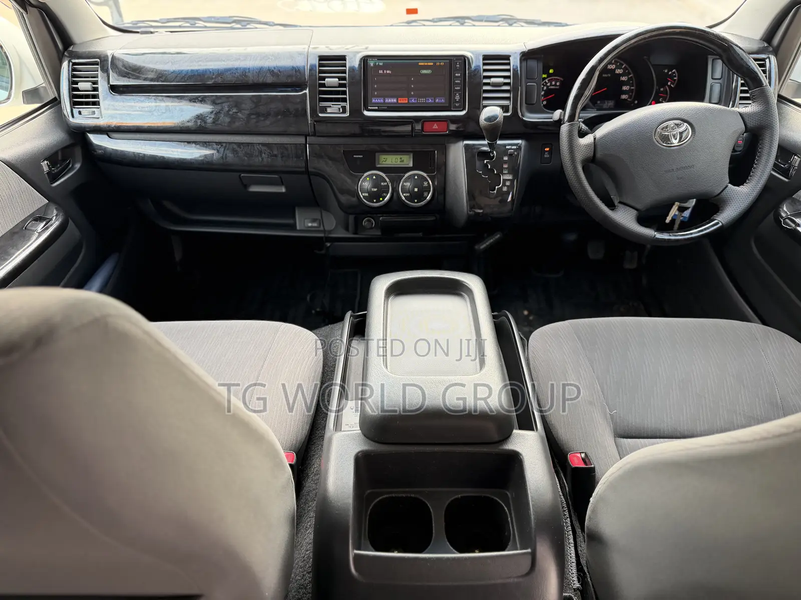 Toyota HiAce 2012 White