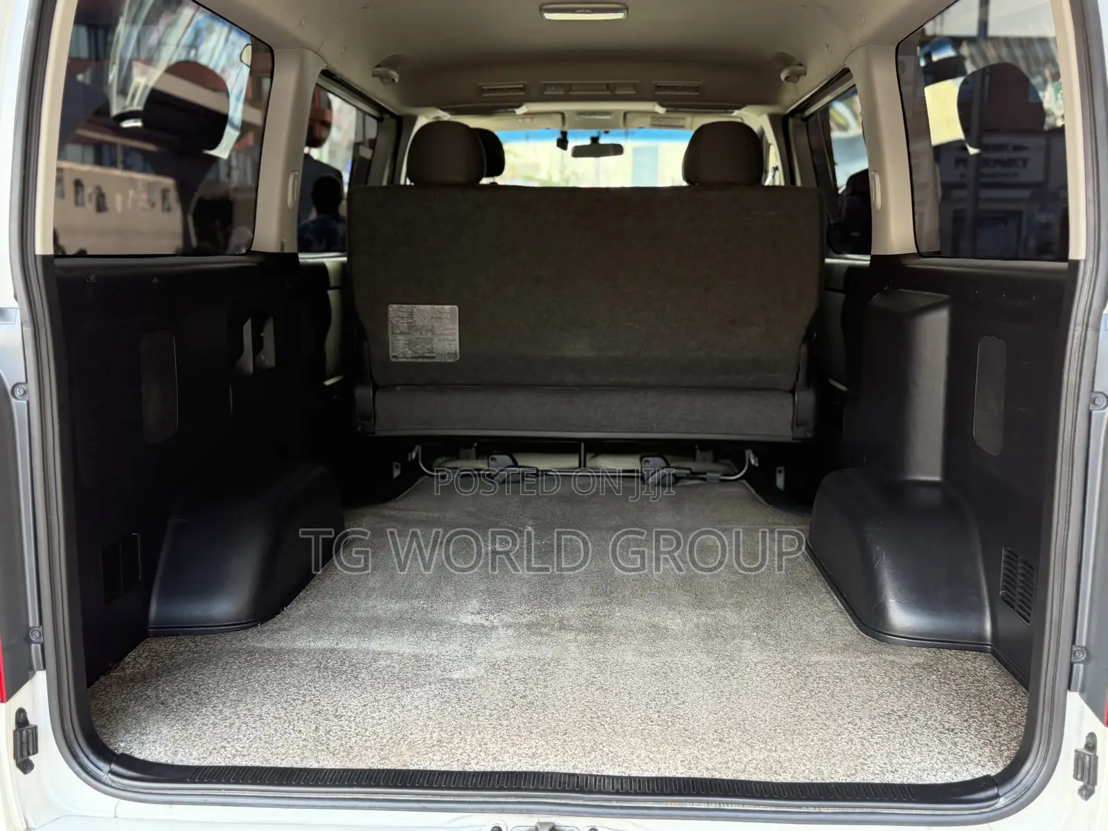 Toyota HiAce 2012 White