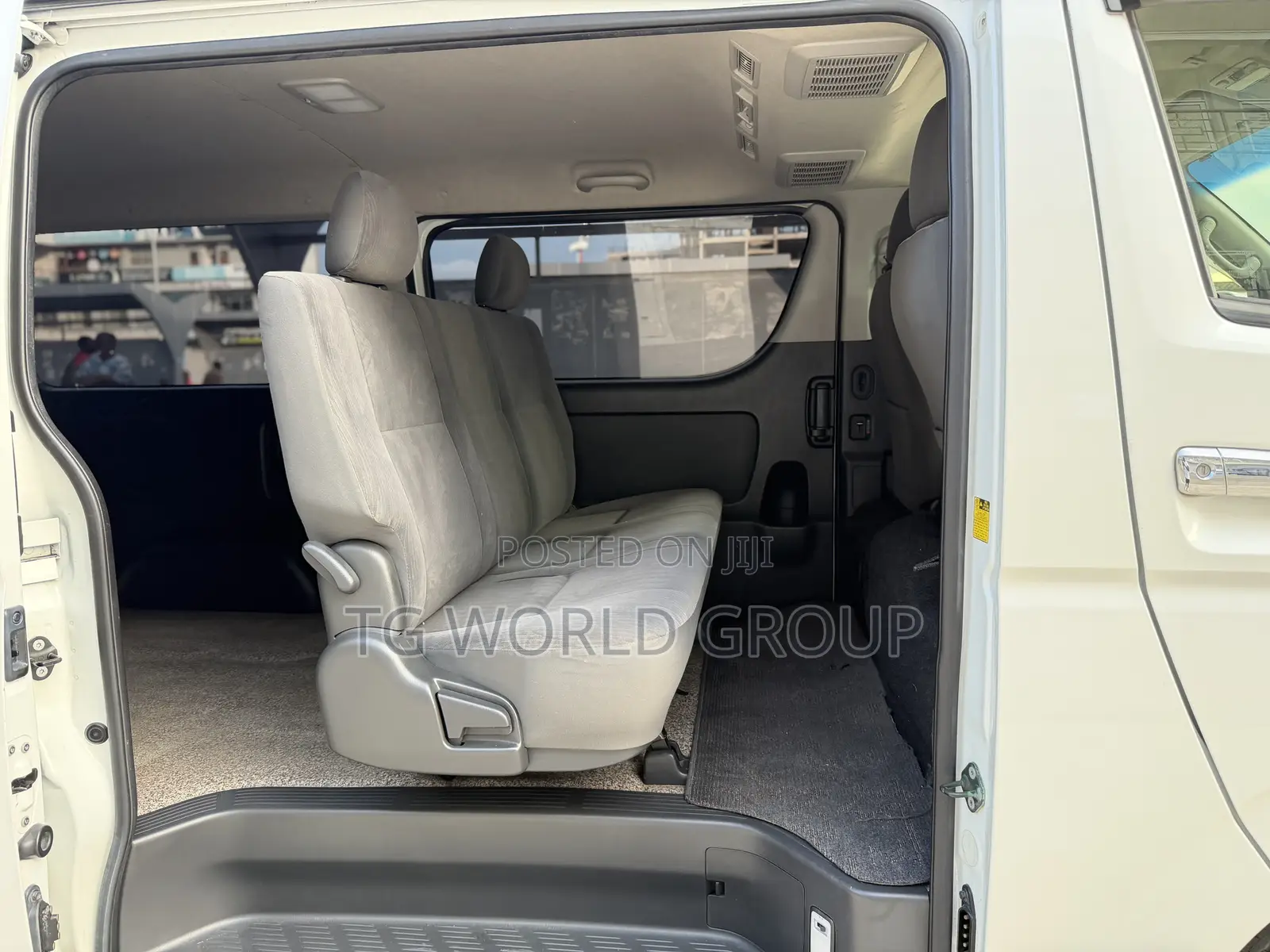 Toyota HiAce 2012 White