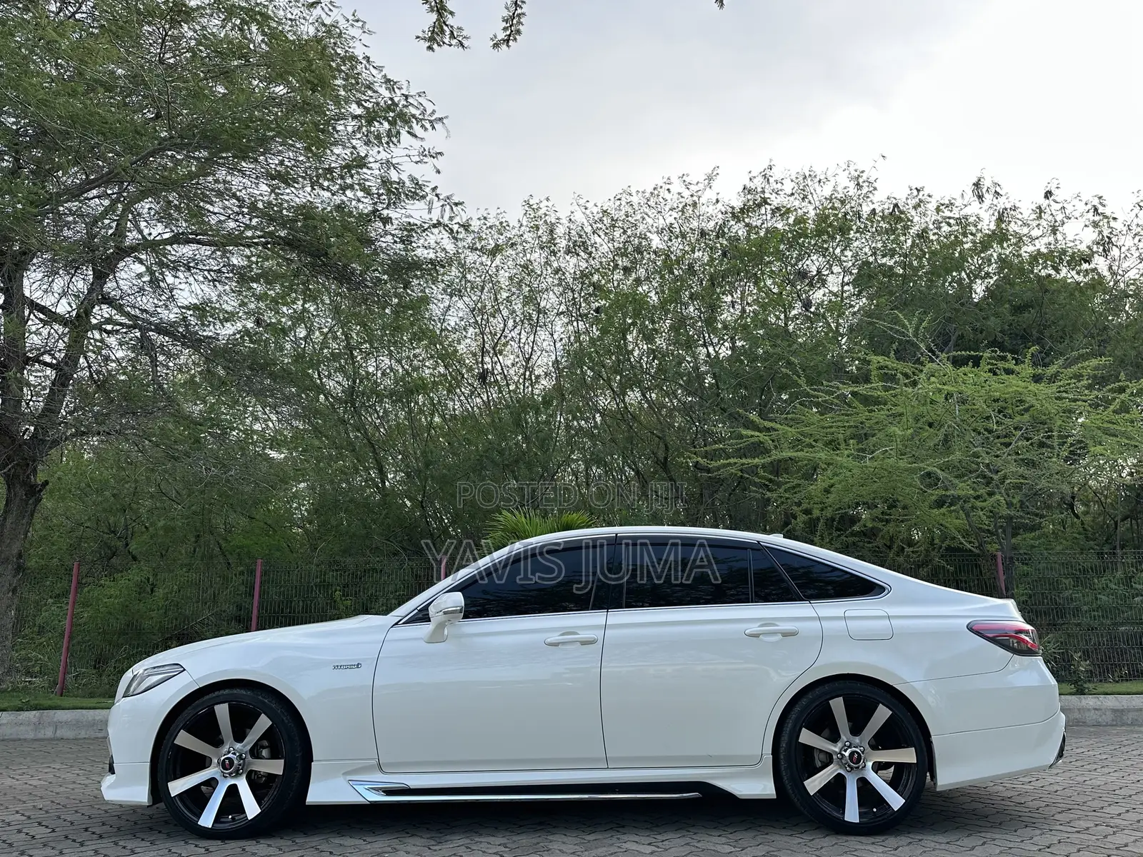 Toyota Crown 2019 White