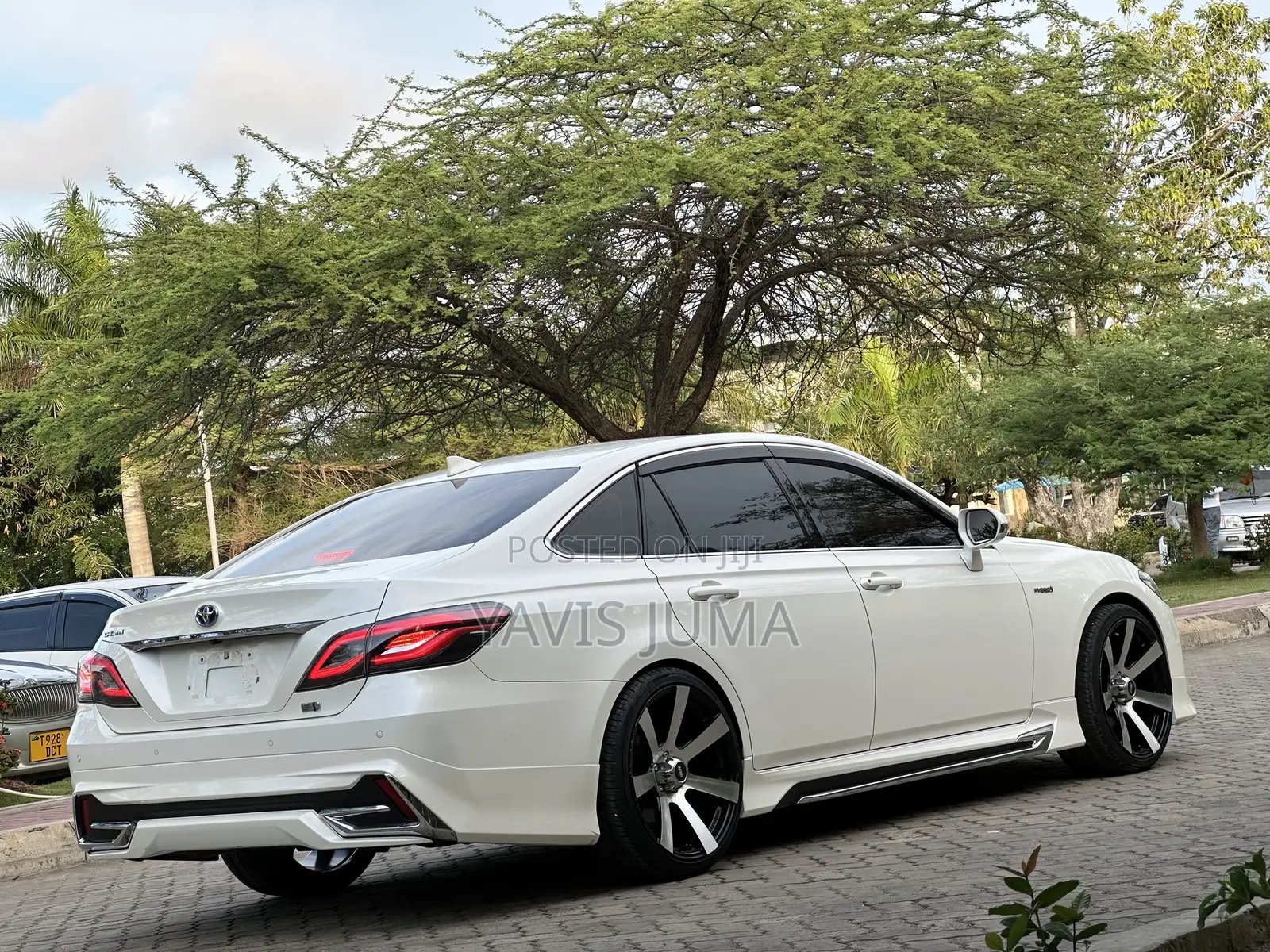 Toyota Crown 2019 White