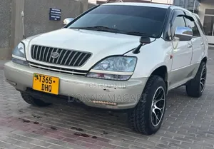 Toyota Harrier 2002 White
