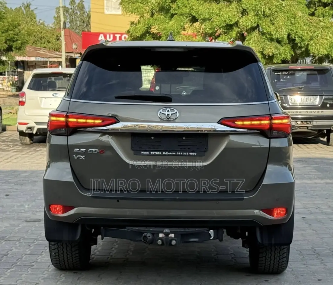 Toyota Fortuner 2021 Green