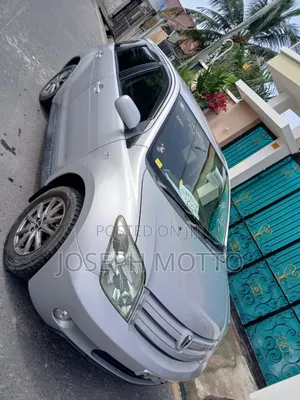 Toyota IST 2005 Silver