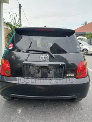 Toyota IST 2004 Black