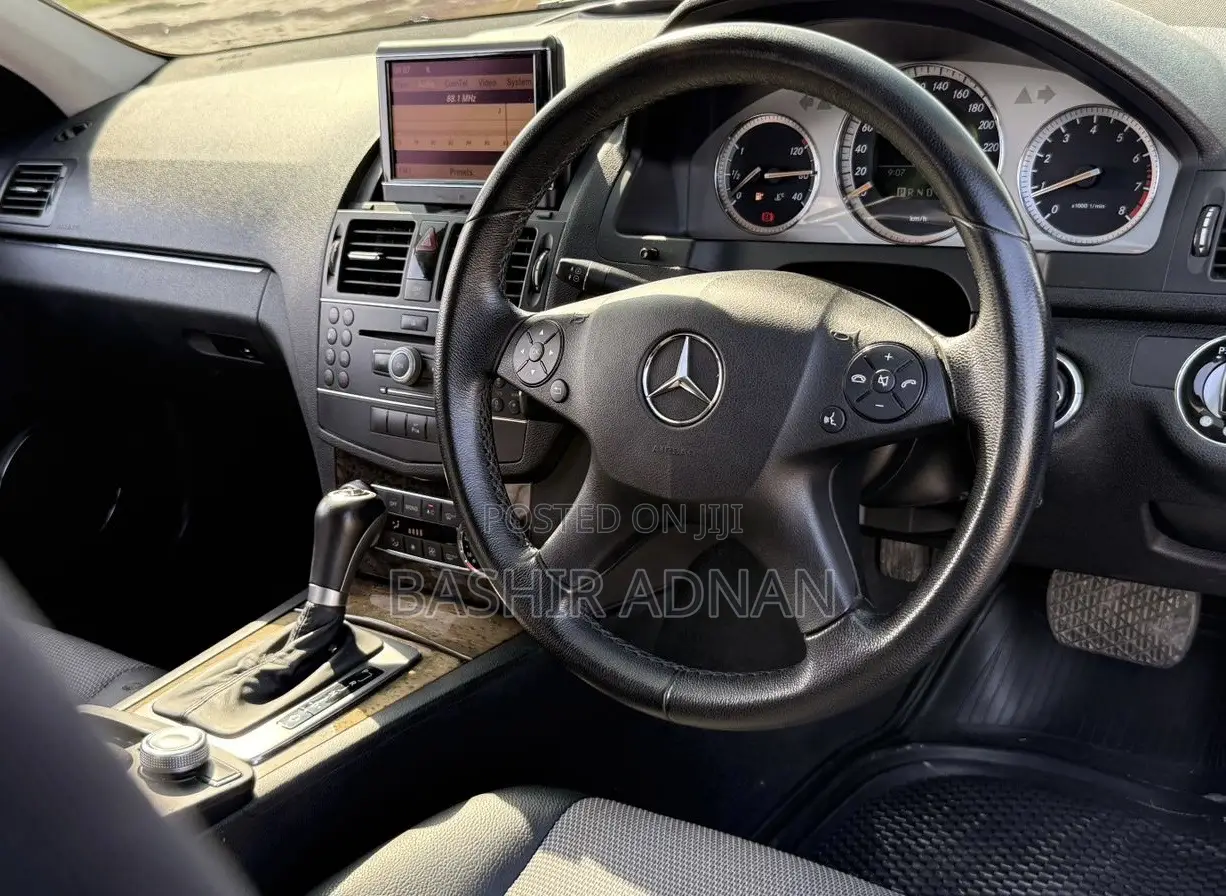 Mercedes-Benz C200 2009 Silver
