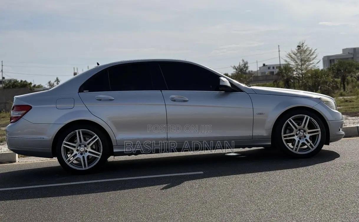 Mercedes-Benz C200 2009 Silver