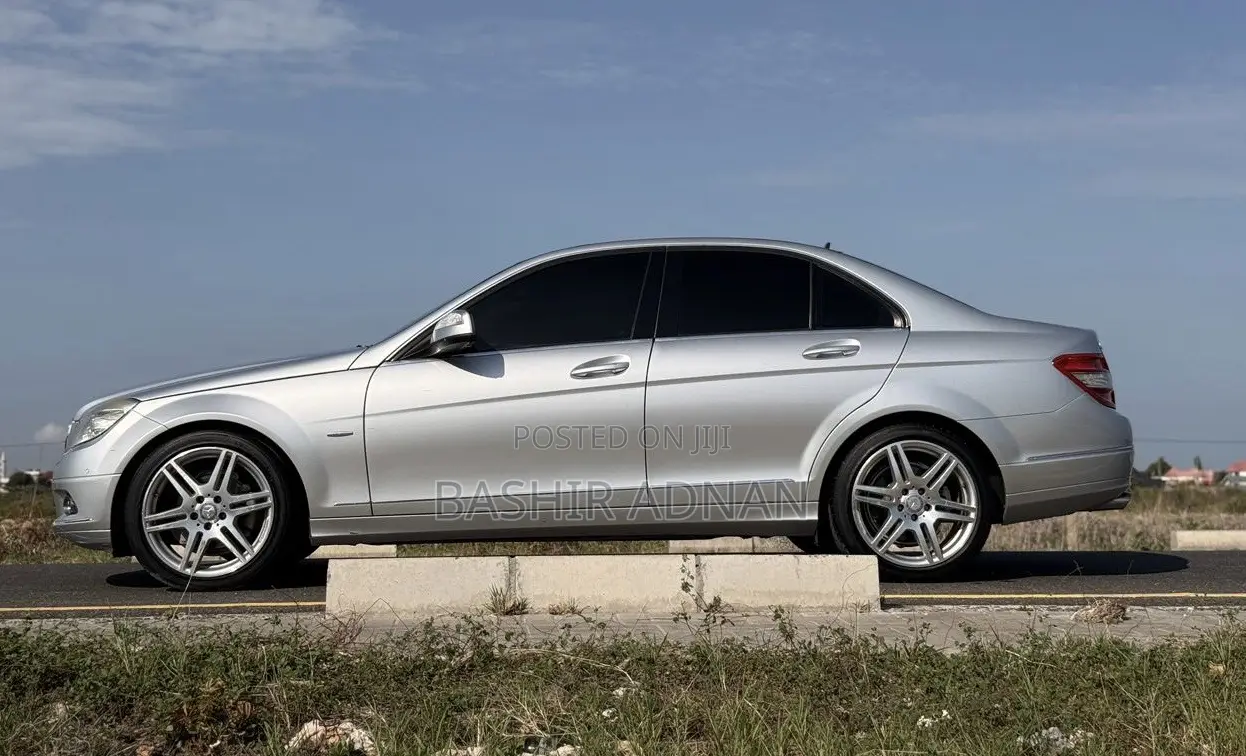 Mercedes-Benz C200 2009 Silver