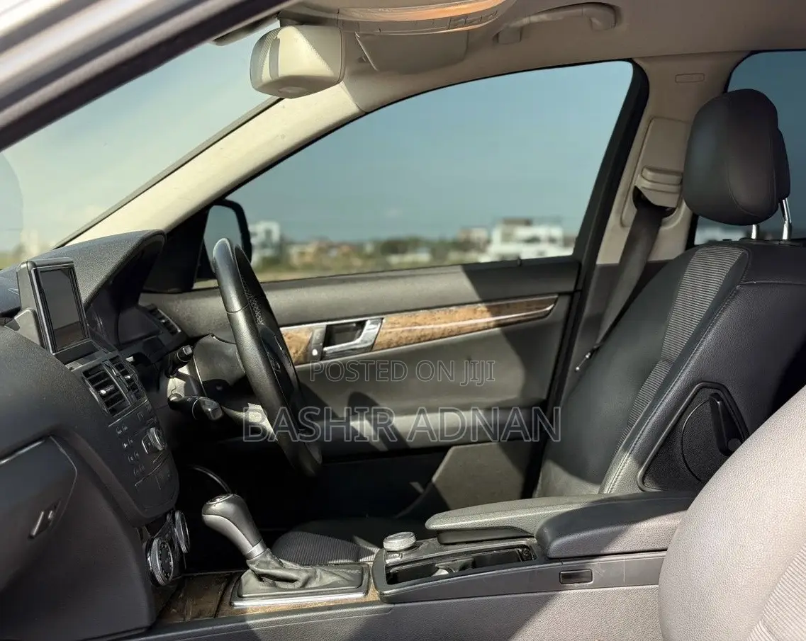 Mercedes-Benz C200 2009 Silver