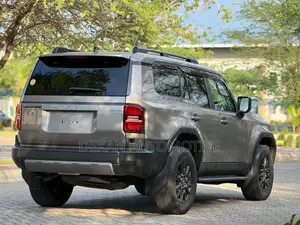Toyota Land Cruiser Prado 2.8 2024 Gray