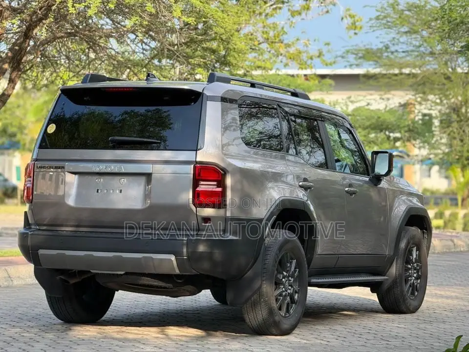 Toyota Land Cruiser Prado 2.8 2024 Gray