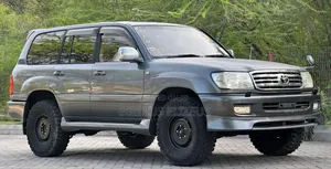 Toyota Land Cruiser 2000 Gray