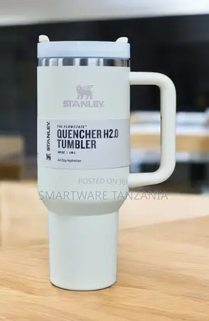 Stanley Quencher H2.0 Flowstate 40oz Cream White Insulated Tumbler