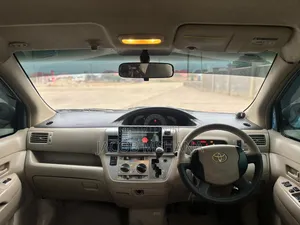 Toyota Raum 2006 Beige