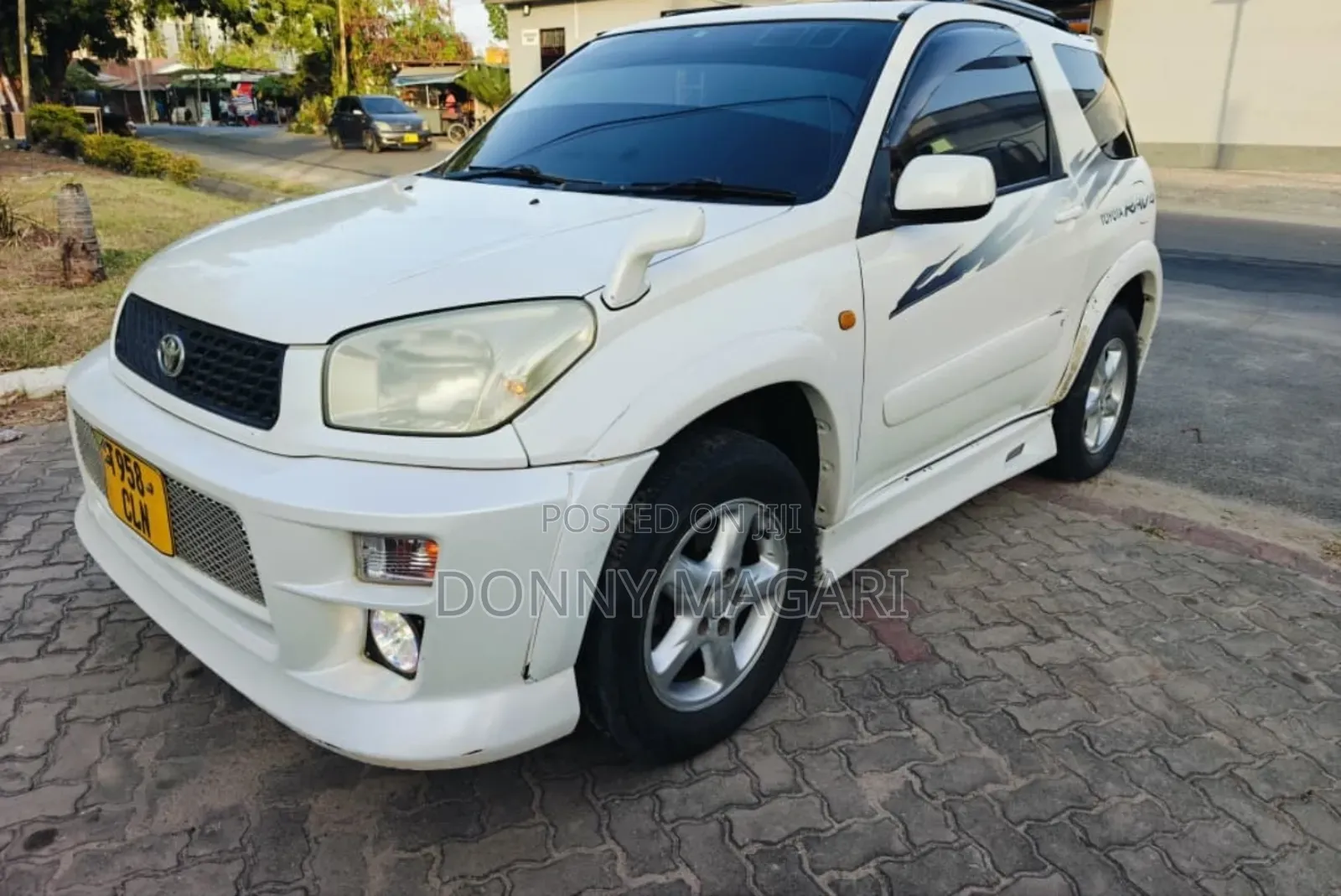 Toyota RAV4 2002 White